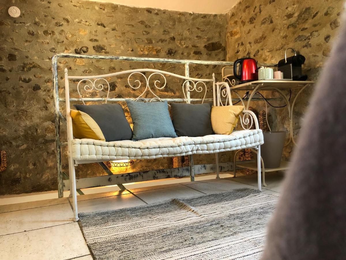 Chambre D'Hotes Lou Pataclet Charols 外观 照片